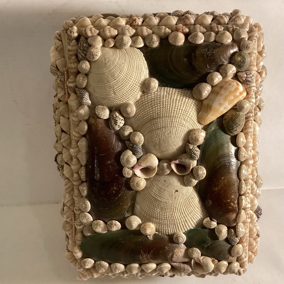 Vintage shell covered box - Picture 8 of 9